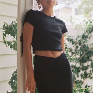 Black cropped baby tee